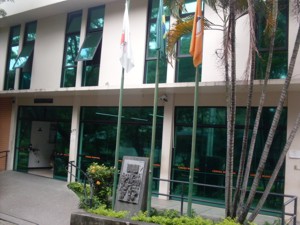 Ladrão confunde “Casa do Povo” com “casa da mãe Joana” e rouba na Câmara Municipal de Divinópolis camara municipal fachada